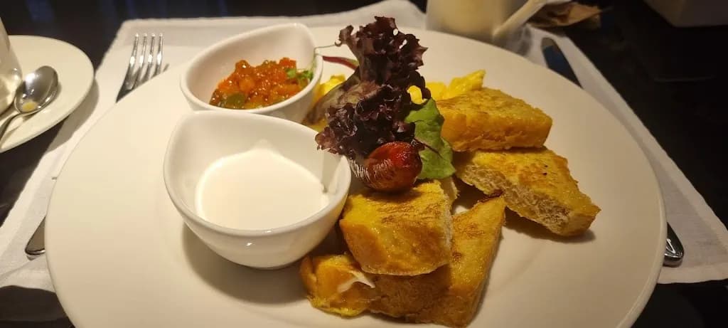 Anri Restaurant & Grill & Free Parking