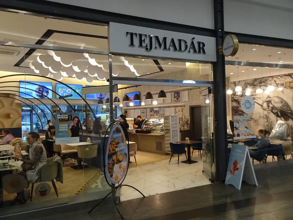 TEJMADÁR Westend