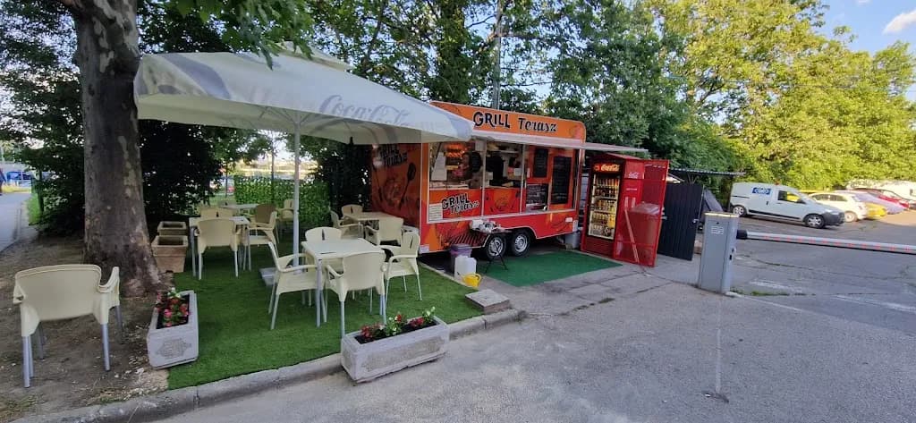 Kiscsibém Grill Terasz