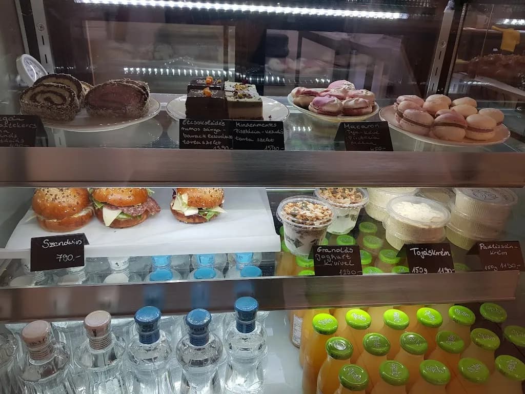 Pogi van! Pékség és Kávézó