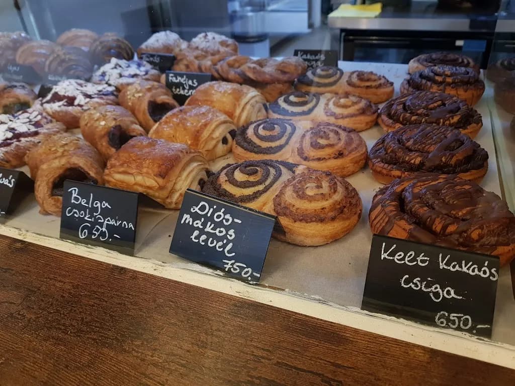 Pogi van! Pékség és Kávézó