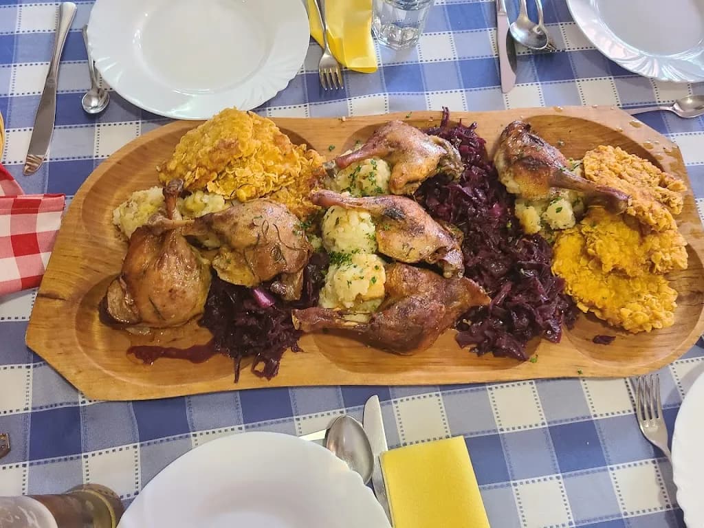 Ínyenc kert étterem & kávéház