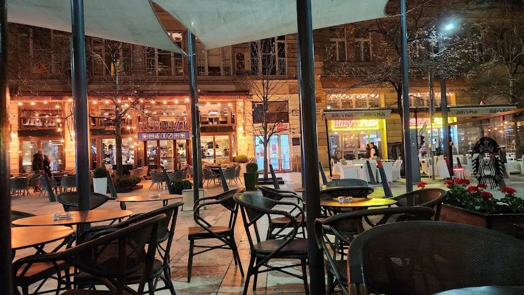 Starbucks Egyetem tér