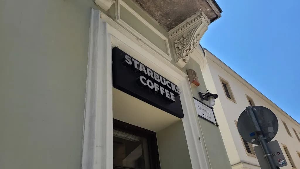 Starbucks Egyetem tér