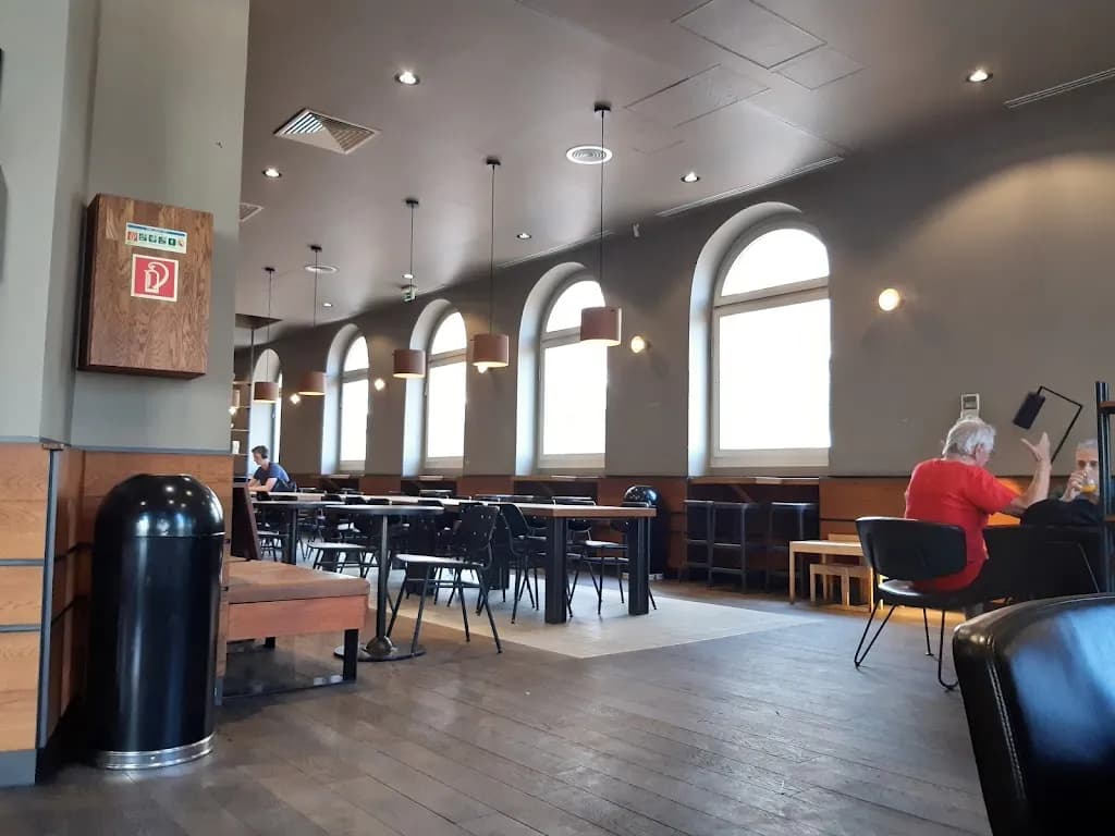 Starbucks Széna tér