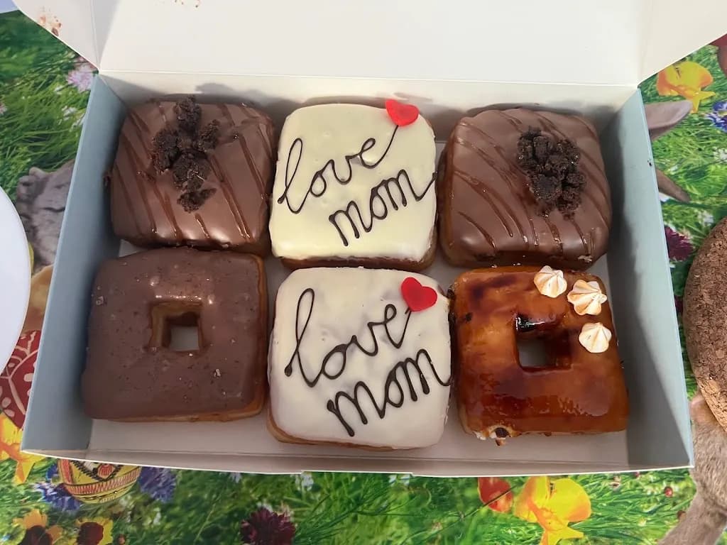 The Box Donut Gobuda