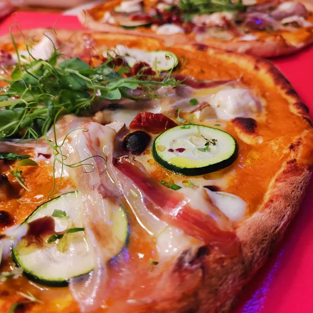 Tomasz i pomidory pizzeria rzymska