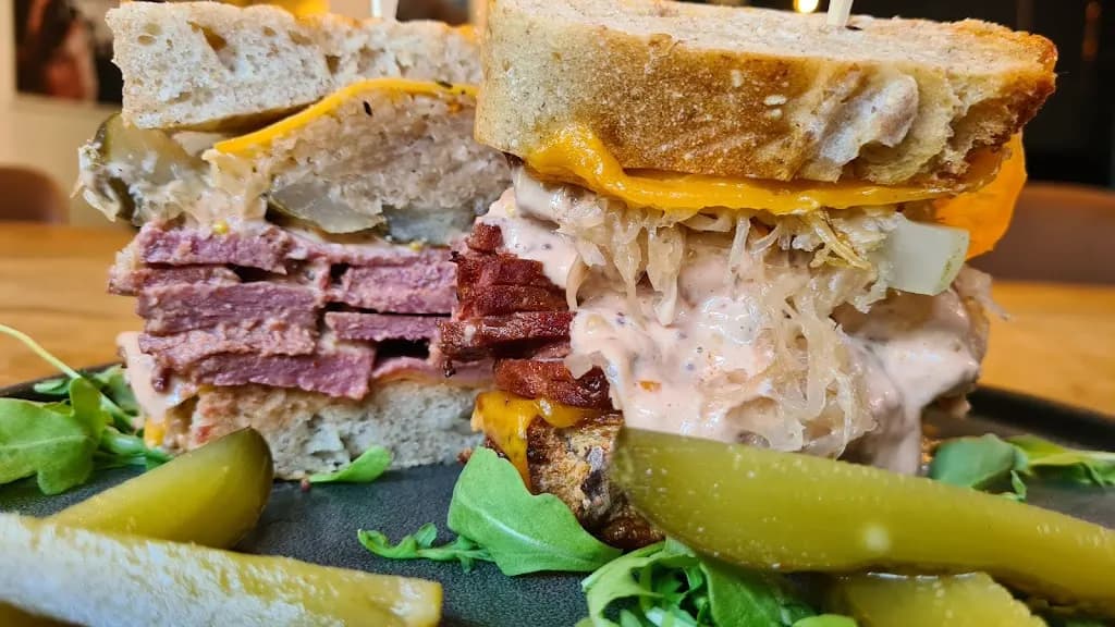 BRO. Food. Beer. Chill.