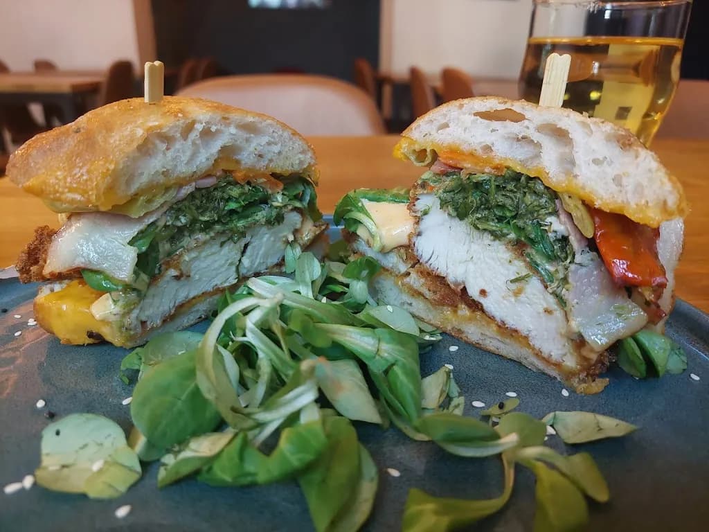 BRO. Food. Beer. Chill.