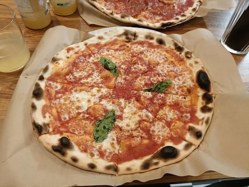 Cinema Pizza. Kino i Wino