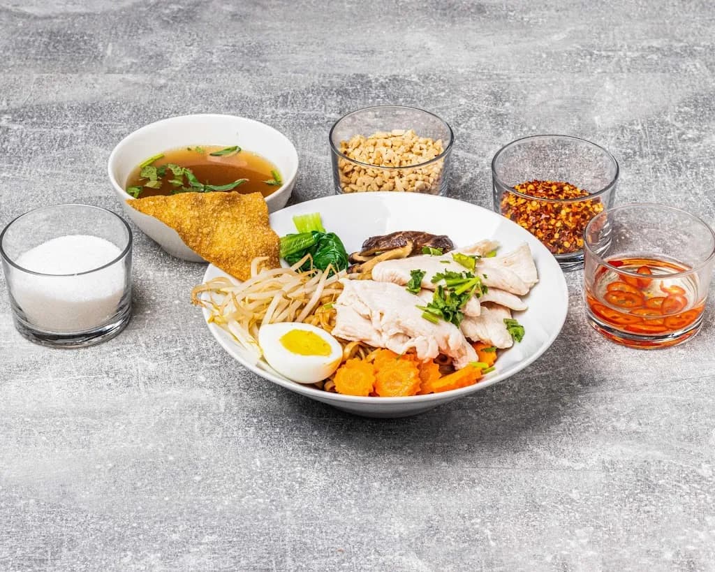 NOODLE STREET - THAI STREET FOOD