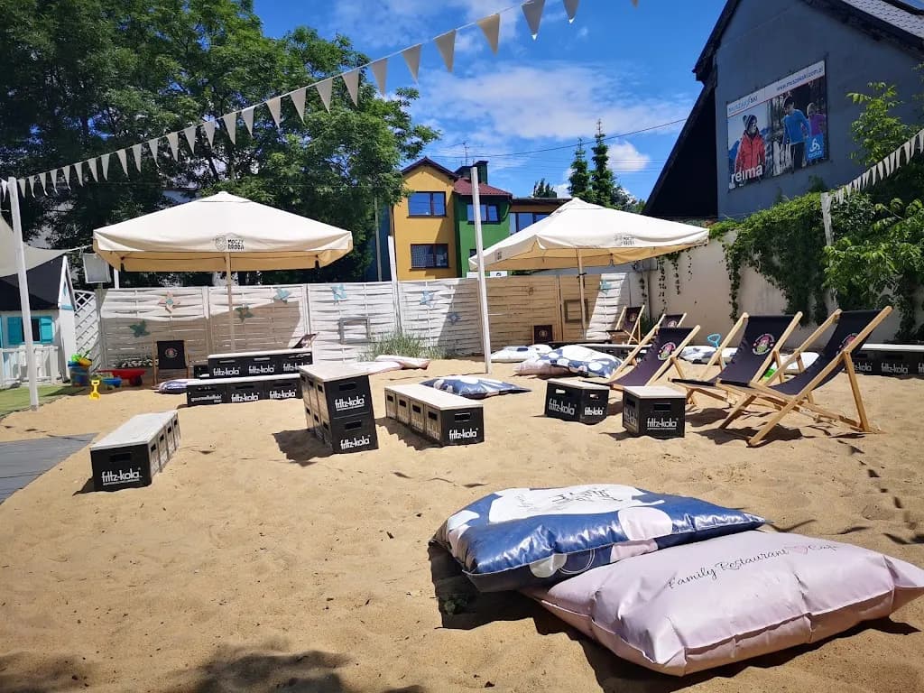 Family Restaurant & Cafe