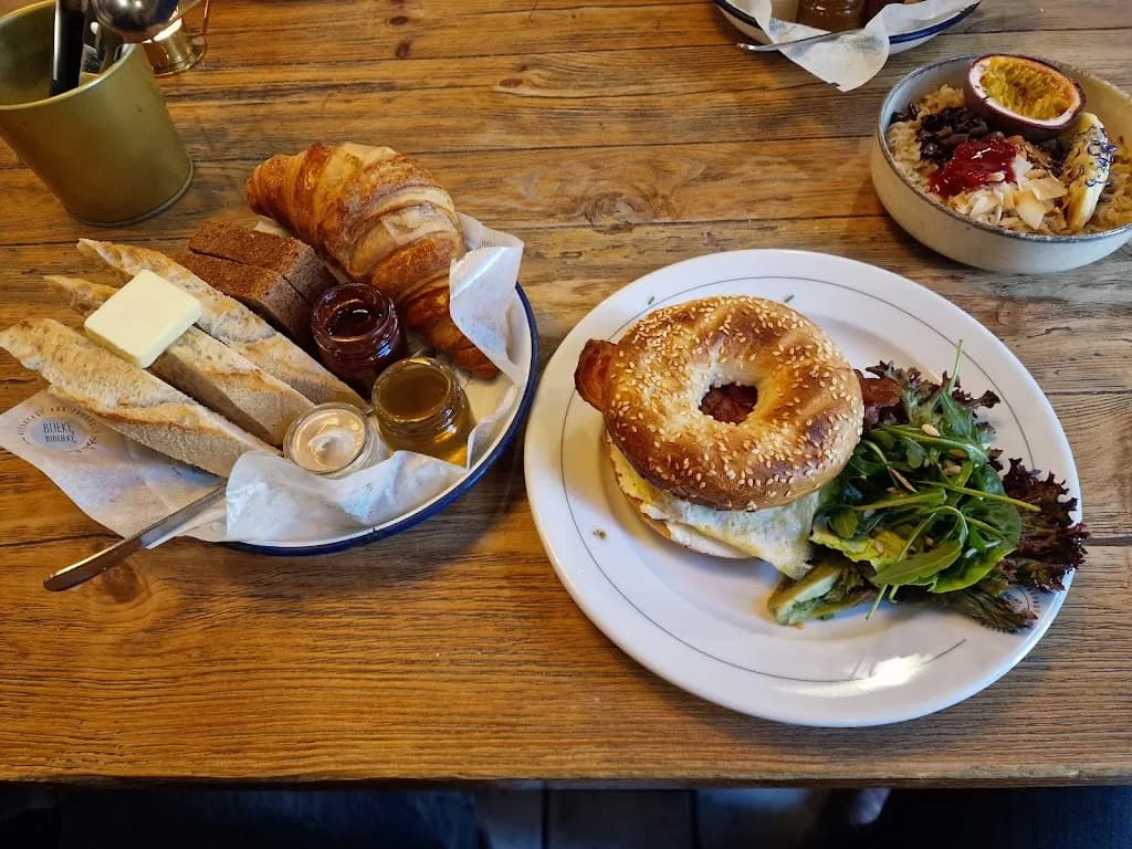 Bułkę przez Bibułkę