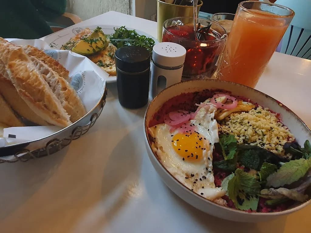 Bułkę przez Bibułkę