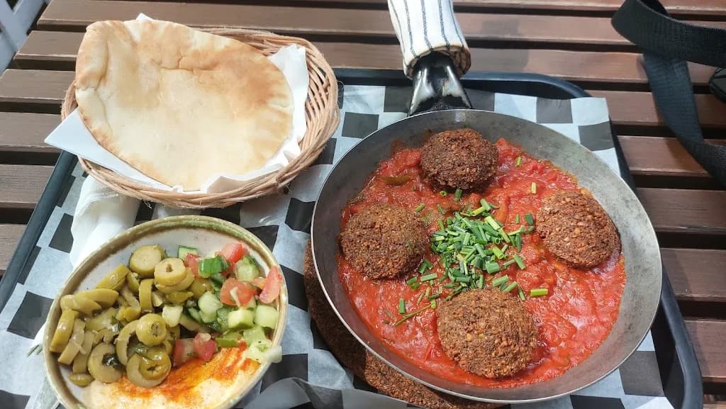 MEZZE hummus & falafel