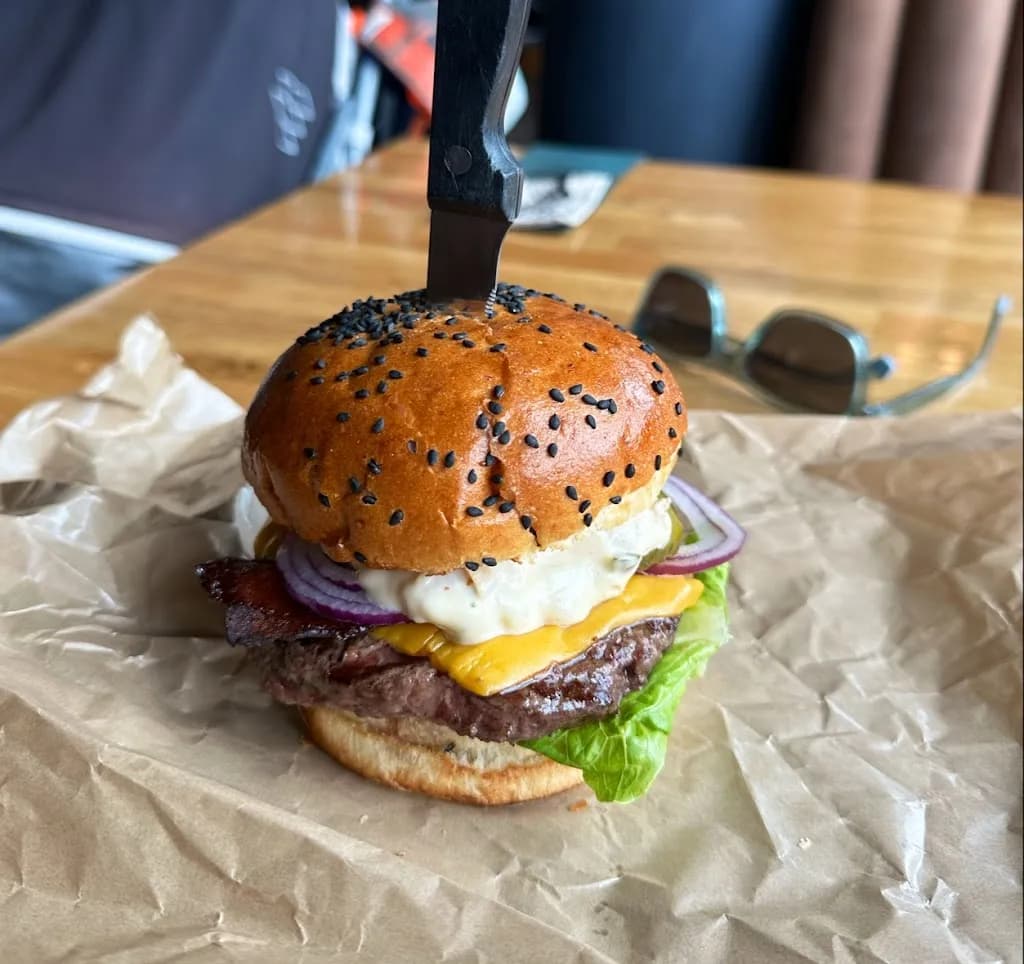 DZIEŃ I NOC Hala Mirowska