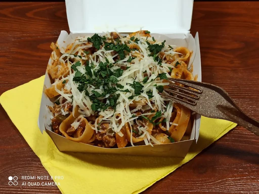 Szaurmafia Warzawa - UA street food: Шаурма / Чебуреки / Борщ