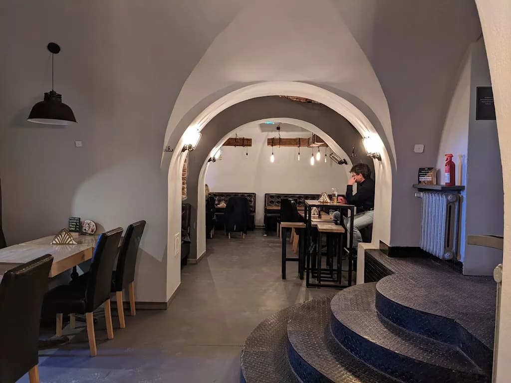 INDEKS Karaoke Bar & Bistro