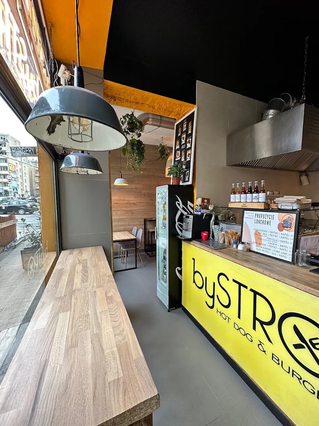 BYSTRO HOT DOG & BURGER