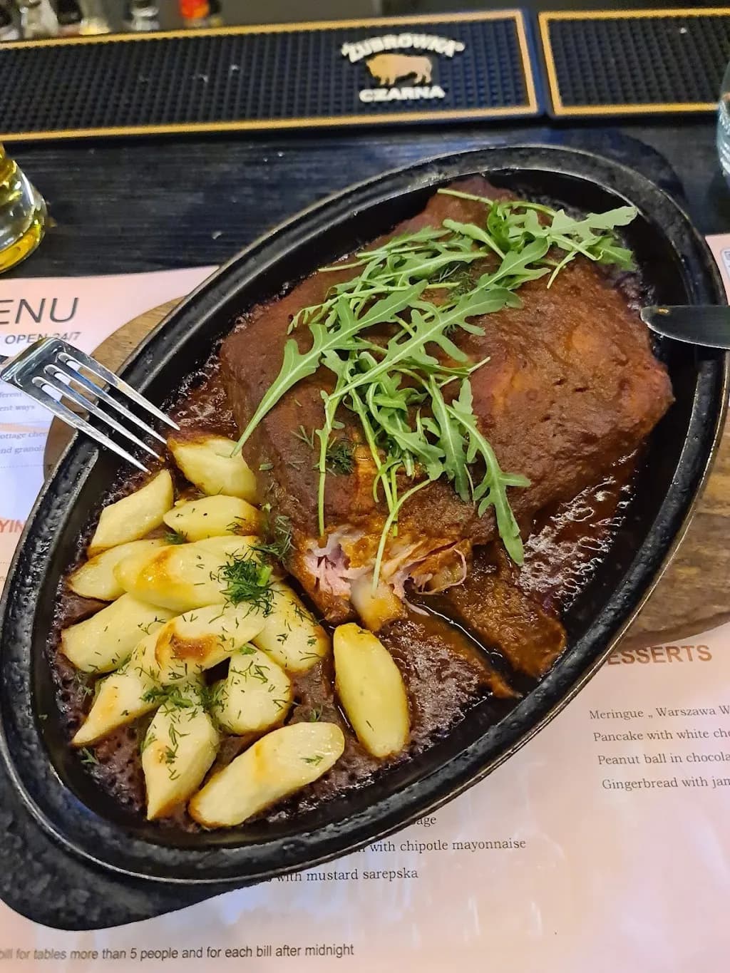 Ćma by Mateusz Gessler