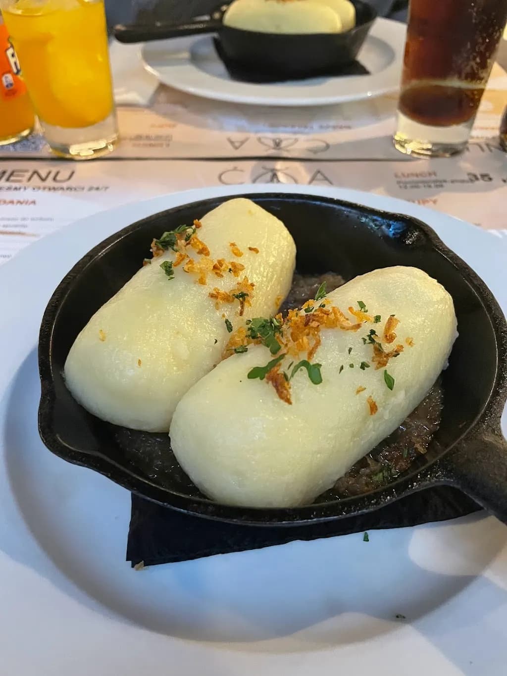 Ćma by Mateusz Gessler