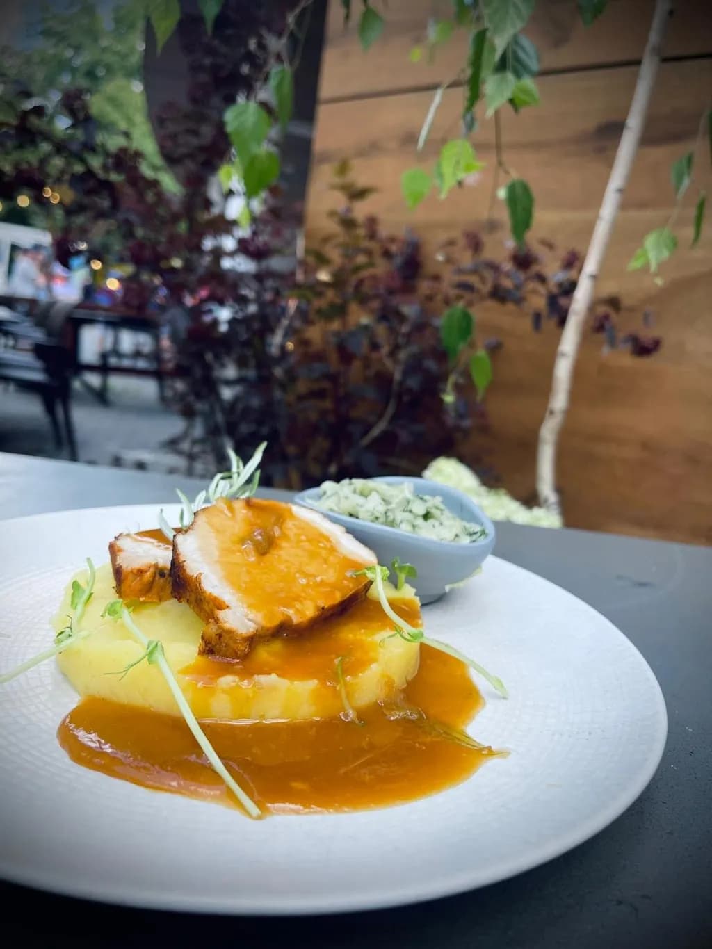 Monticello Ristorante - Pizza Owoce morza Lunch