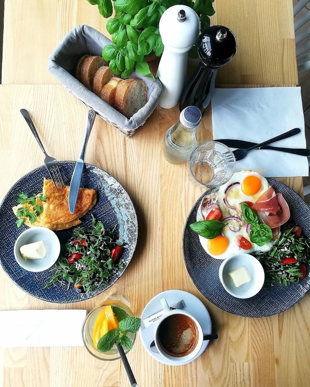 Sorelle Bistro i Wino