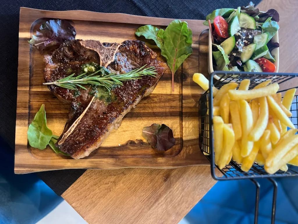 Vibe Grill House- Restaurant Cafe Bar