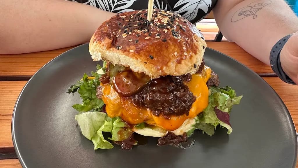 Vibe Grill House- Restaurant Cafe Bar