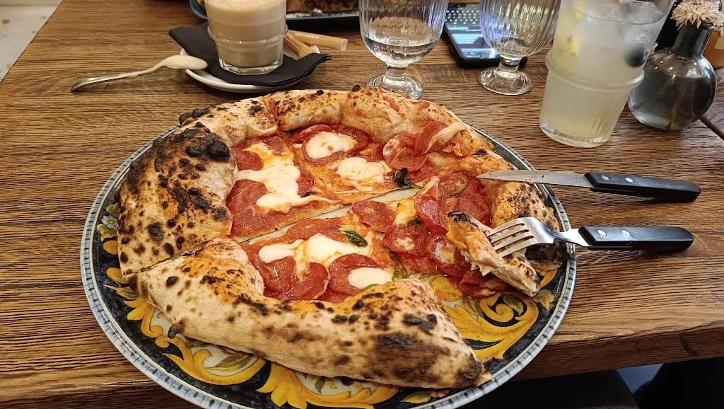 Pezzo - pizza na nożyczki