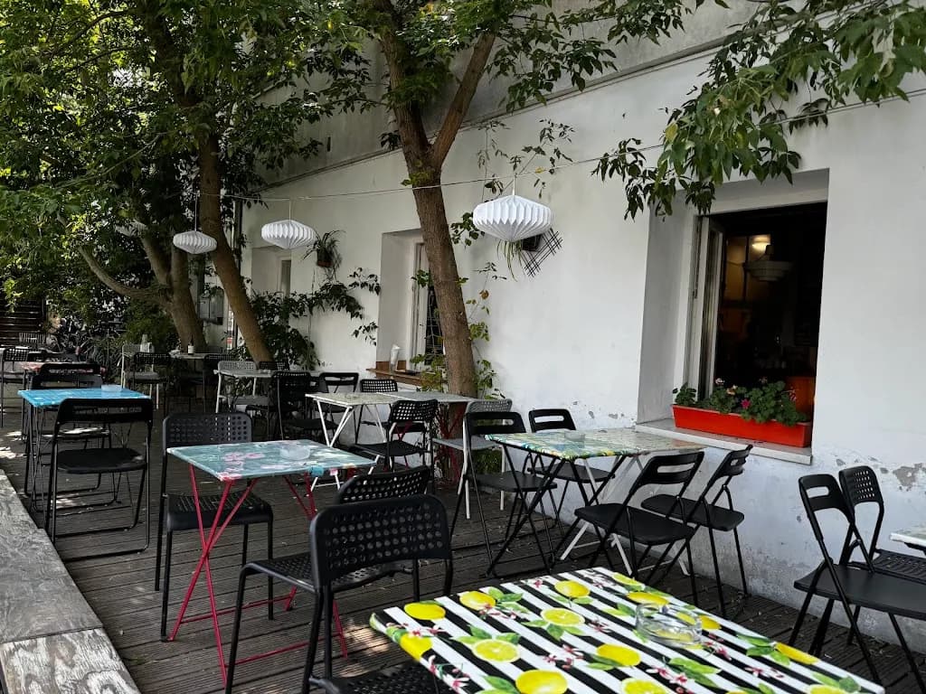 Klubojadalnia Młodsza Siostra