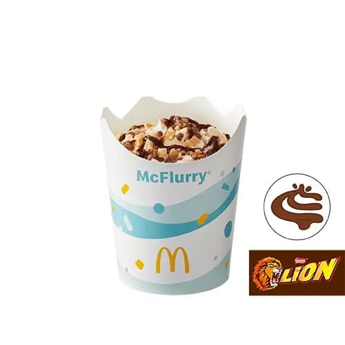 McFlurry® o smaku waniliowym Lion® z polewą o smaku czekoladowym