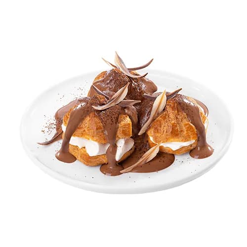 Puffs with whipped cream