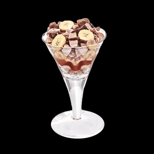 Mascarpone meringue with banana and salted caramel