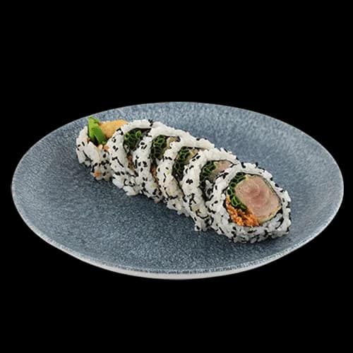 Uramaki z tuńczykiem w tempurze