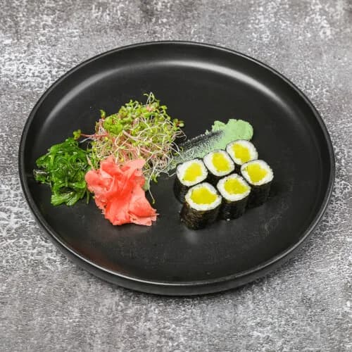 Hosomaki with pickled radish