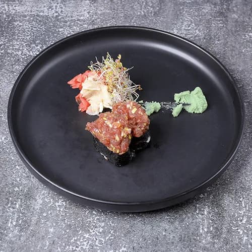 Gunkan Maki with tuna tartare