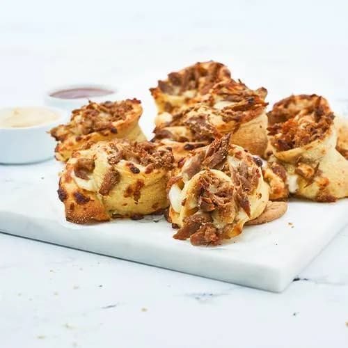 Pizzabrötchen Thunfisch und Mozzarella