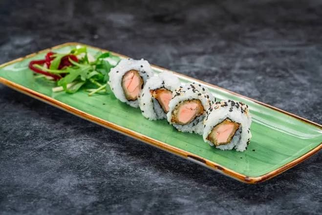 Lachs Tempura Rollen (8 Stück)