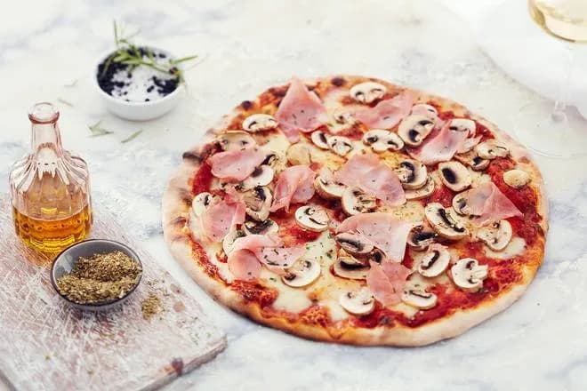 Pizza Prosciutto e Funghi