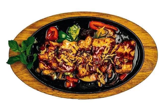 Gà Ap Chảo Sốt Mặn Ngọt