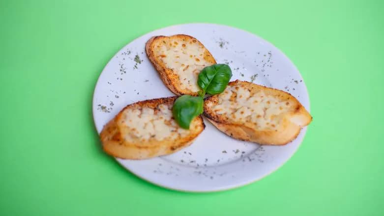Pieczywo czosnkowe z serem