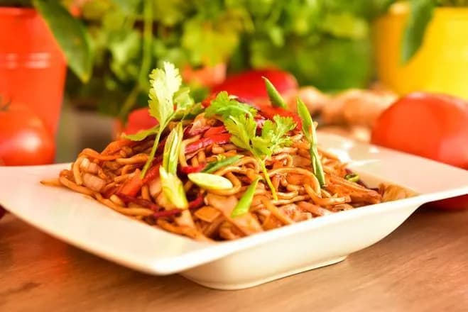 Makaron Chow Mein z Warzywami