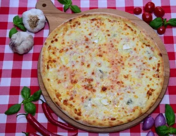 Pizza Quattro Formaggi