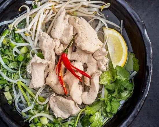 Zupa Pho ze Smażonym Kurczakiem