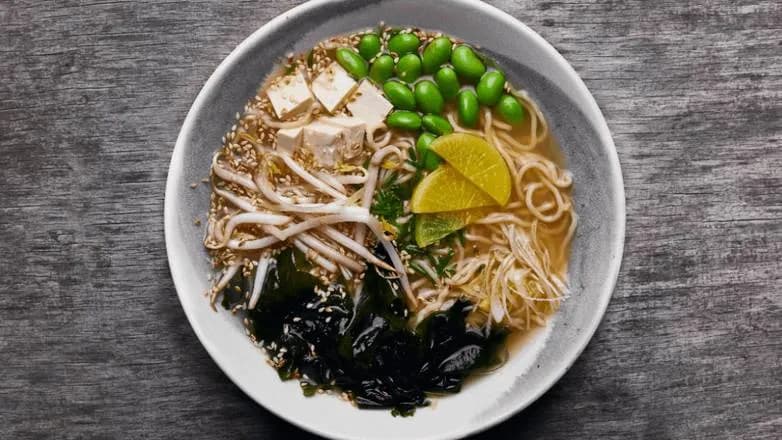 WEGETARIAŃSKI MISO RAMEN