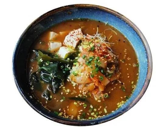 Zupa Miso z Sałatką Kapustą Kimchi