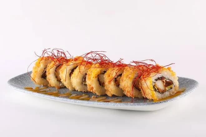 Chrupiące Uramaki z Kurczakiem i Mango