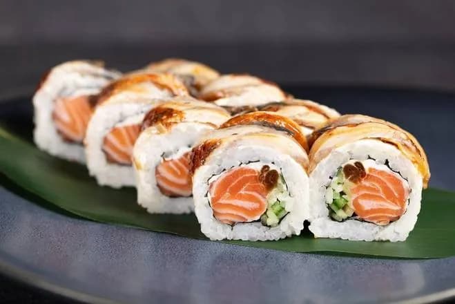 URAMAKI ŁOSOŚ W WĘGORZU