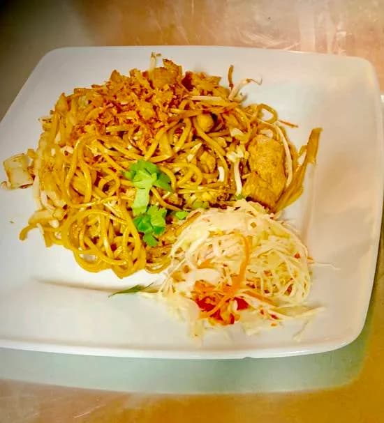 Makaron Smażony z Kurczakiem